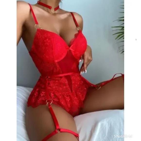 NWT Red Floral Lace Underwire Bustier Garter Set With Heart Choker - Picture 2 of 10